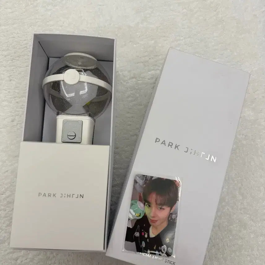 [BUNJANG] Park Ji Hoon Official Lightstick (Ppoppong) + 2 Photocards / 박지훈 공식응원봉(뽑뽕) + 포토카드2장