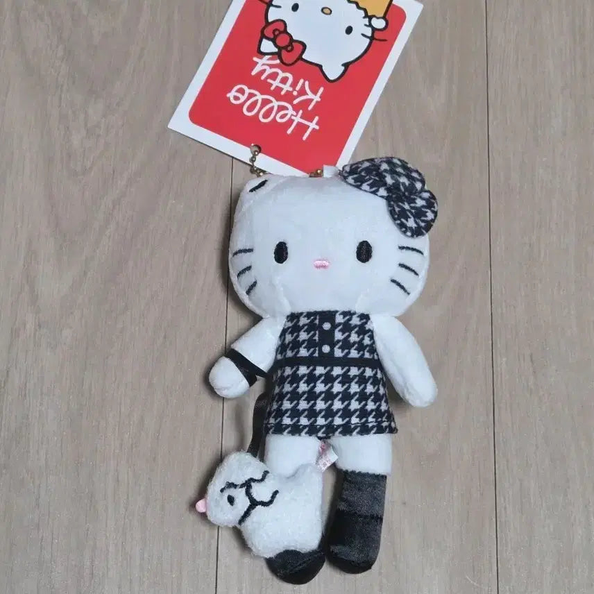 [BUNJANG] Hello Kitty Long Legs Doll Keychain with Puppy Charm / 헬로키티 롱다리 인형 키링