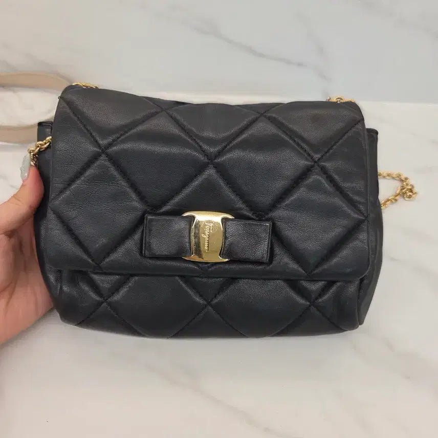 [BUNJANG] Salvatore Ferragamo Vara Bow Quilted Chain Bag / 정품 페라가모 바라보우 퀼팅 체인백