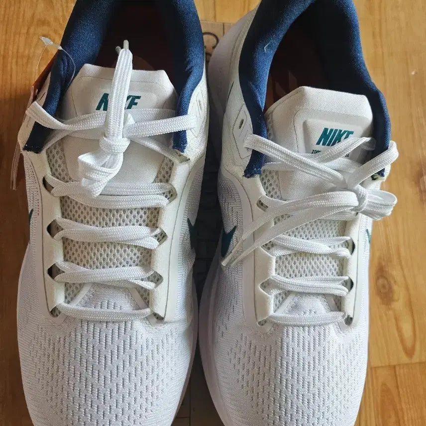 [BUNJANG] Nike Zoom Air Running Shoes White Navy / 나이키 줌에어 런닝화 화이트 네이비