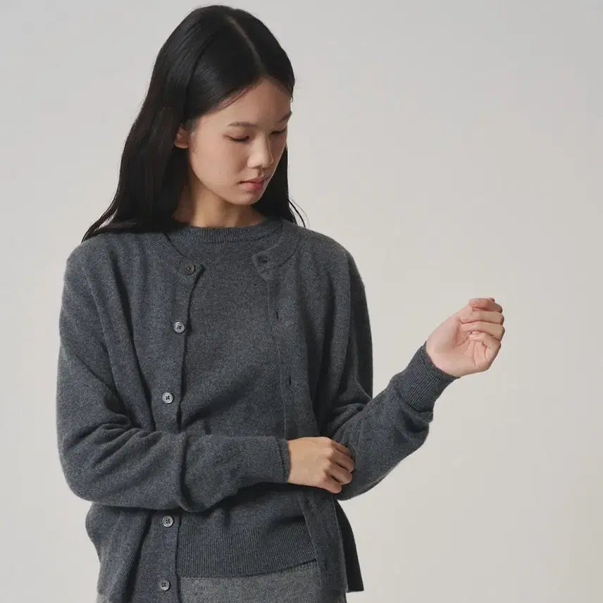 [BUNJANG] JRIUM Essential Blend 30% Cashmere Round Neck Cardigan Charcoal M / 제이리움 캐시미어 30% 에센셜 블렌드 라운드넥 가디건 차콜 M