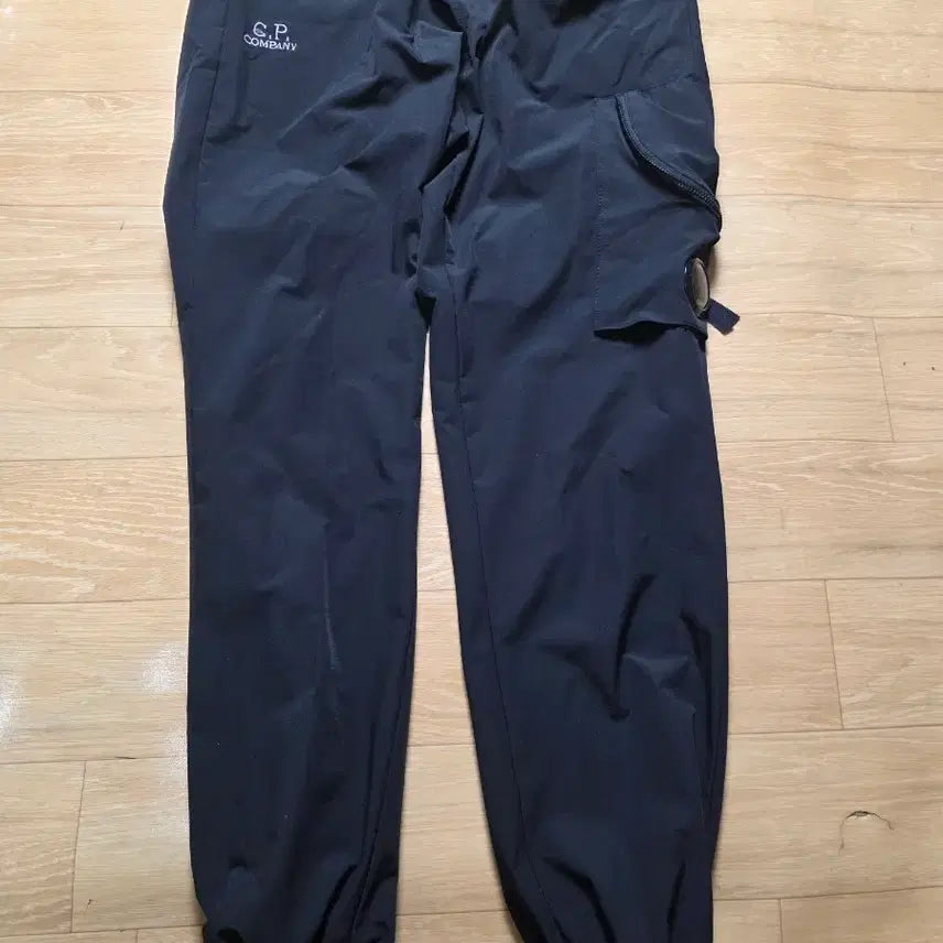 [BUNJANG] CP Company Cargo Jogger Pants Navy / CP컴퍼니 카고 여자 조거 팬츠 .95