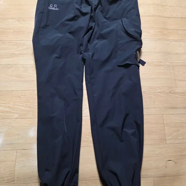 [BUNJANG] CP Company Cargo Jogger Pants Navy / CP컴퍼니 카고 여자 조거 팬츠 .95