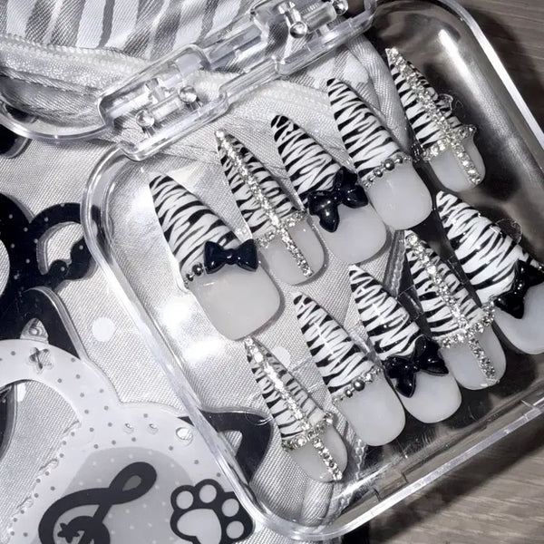 [BUNJANG] Zebra Gyaru Handmade Nail Tips - Custom Order / 지브라 갸루 수제 네일팁 판매 흰색 검정 주문제작 십자가
