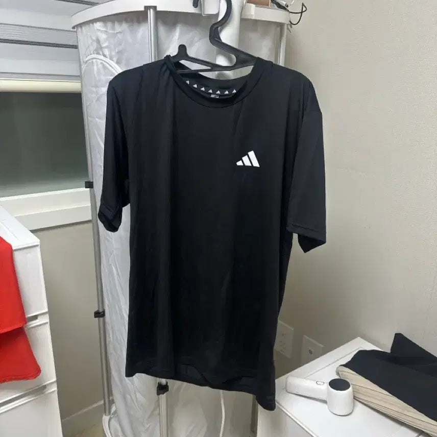 [BUNJANG] Adidas Short Sleeve T-Shirt Black / 아디다스 반팔티 블랙