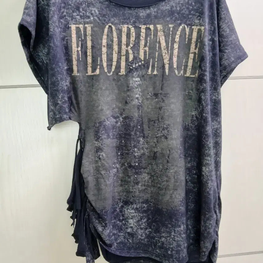 [BUNJANG] Florence Women's Short-Sleeved T-Shirt / 플로렌스 여성 반팔 티셔츠