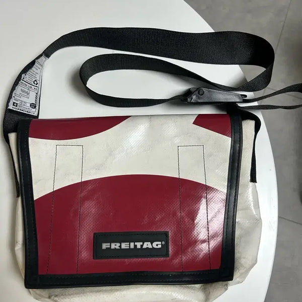 [BUNJANG]  Freitag RASSY White/Red Bag / 프라이탁 라씨 흰빨 레드화이트 민트택O