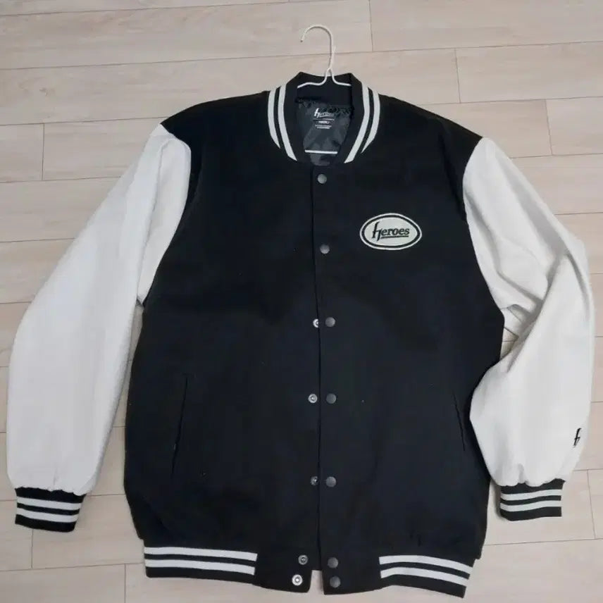 [BUNJANG] Kiwoom Heroes 2025 Stadium Jacket Black White / 키움 히어로즈 25년형 스타디움 자켓 블랙 화이트