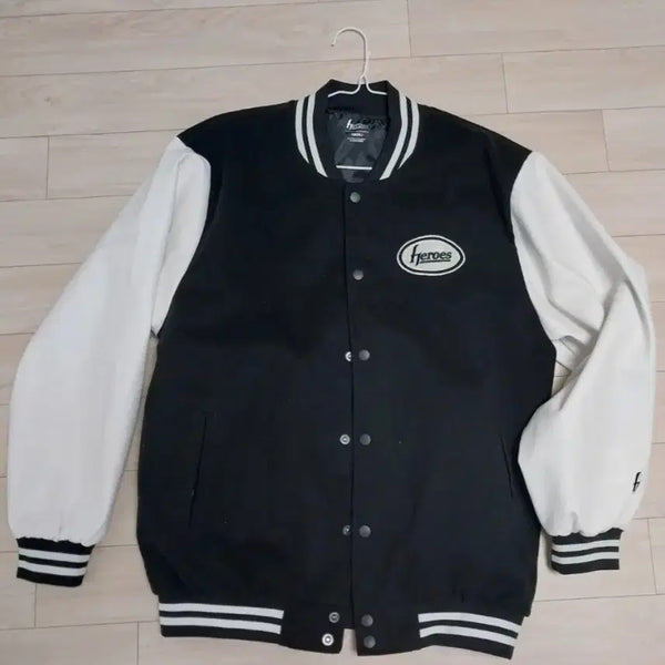 [BUNJANG] Kiwoom Heroes 2025 Stadium Jacket Black White / 키움 히어로즈 25년형 스타디움 자켓 블랙 화이트