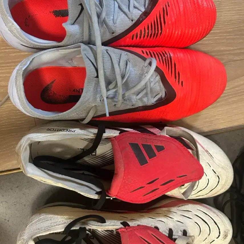 [BUNJANG] Nike Phantom & Adidas Predator Football Boots (260mm) / 나이키 팬텀 축구화 / 아디다스 프레데터 축구화