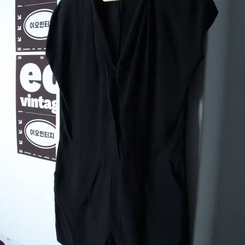 [BUNJANG] SM Silk Sleeveless Bodysuit T-Shirt Black / W(S-M) 코스 반팔 티셔츠 민소매 바디슈트 실크 블랙-H34263