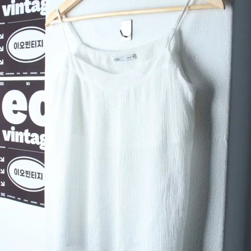 [BUNJANG] MIXXO Off-Shoulder Sleeveless T-Shirt White / W(M-L) 미쏘 반팔 티셔츠 민소매 오프숄더 화이트-H34300