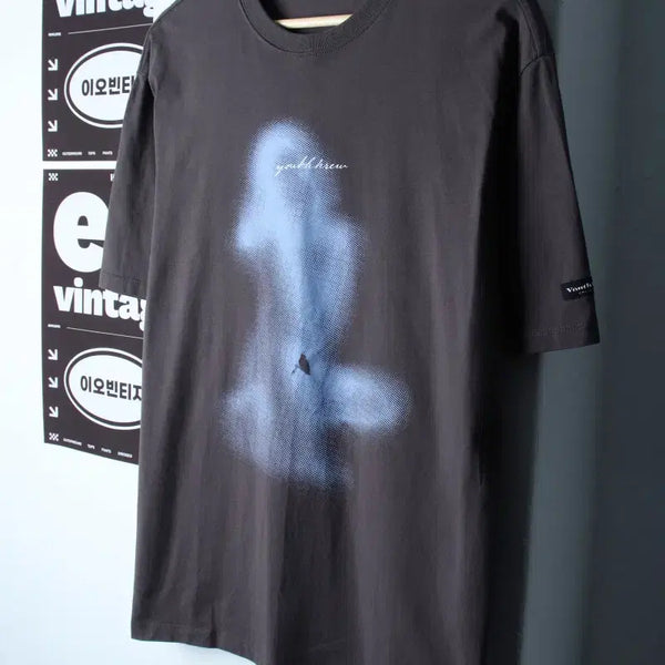 [BUNJANG] UScrew Graphic Short Sleeve T-Shirt Charcoal / (F) 유스크루 반팔 티셔츠 그래픽 차콜 스트릿-H34224