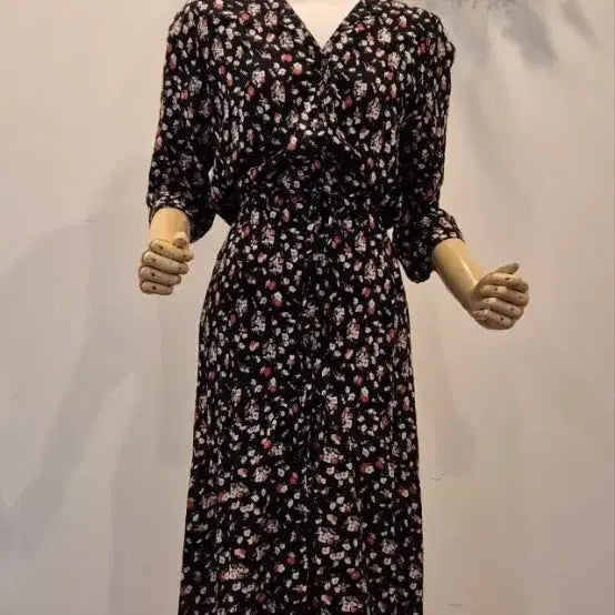 [BUNJANG] V-neck Floral Rayon Dress / 55   브이넥   잔꽃  레이온   원피스