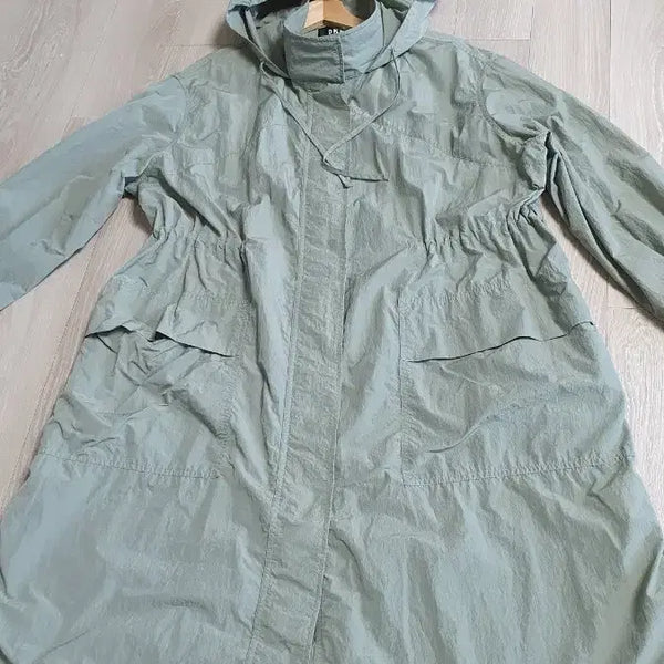 [BUNJANG] DKNY Women's Windbreaker Mint Green Size 77 / DKNY 바람막이 여성77