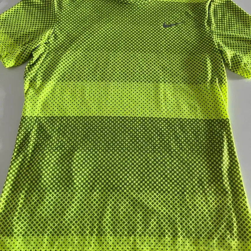 [BUNJANG] Nike Dri-FIT Fluorescent T-Shirt - Size S (New) / 나이키 드라이핏 형광색 티셔츠 S 새상품 팝니다