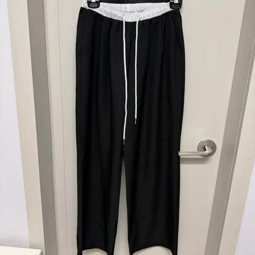 [BUNJANG] Colorblock String Detail Slacks Pants / 새깅 배색 슬랙스 팬츠