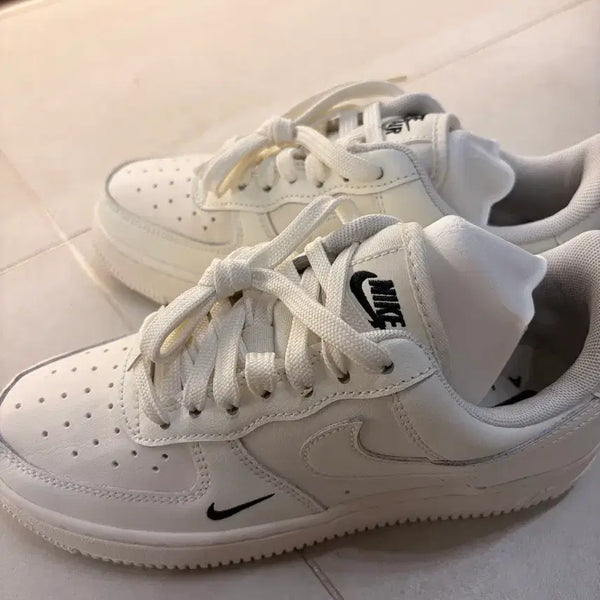 [BUNJANG] Nike Air Force 1 '07 Essential White (225) / 나이키 에어포스 1 '07 에센셜 화이트 225
