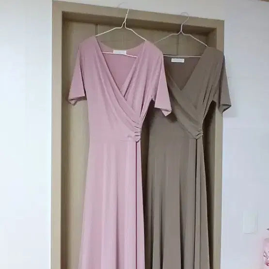 [BUNJANG] 2-Piece Set Long Sleeve Maxi Dress (Pink & Beige) / (2개 세트)롱원피스 긴원피스 2개 세트.