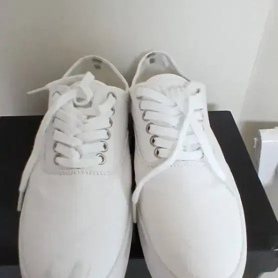 [BUNJANG] Women's Sneakers Size 240 / (2일 신음) 240사이즈  스니커즈 운동화