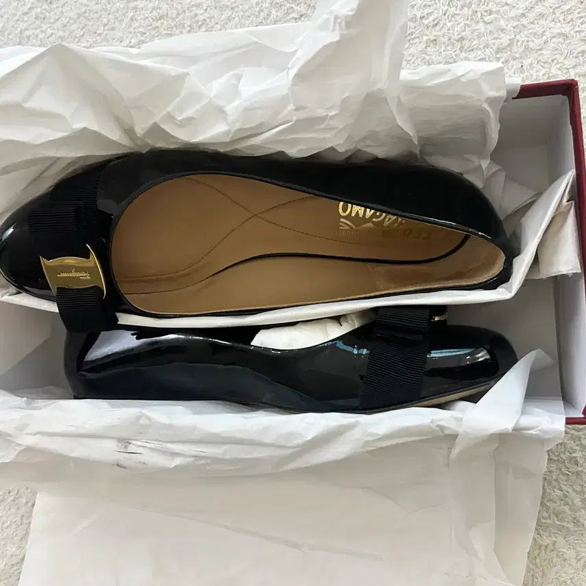 [BUNJANG] Salvatore Ferragamo Leather Loafers / 페라가모