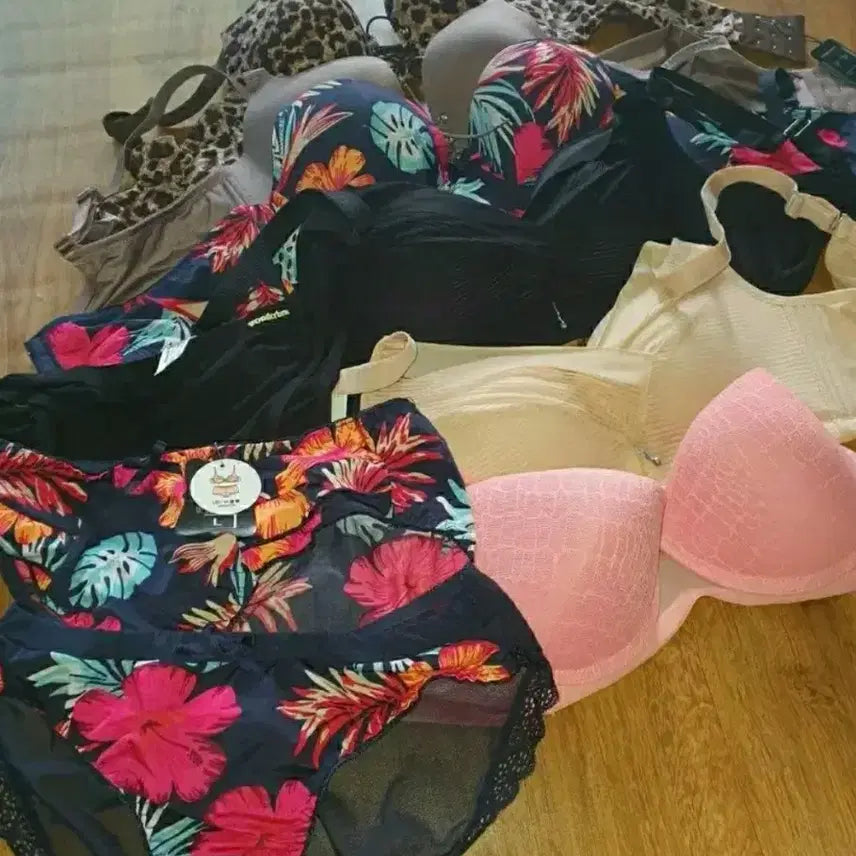 [BUNJANG] Lingerie Bustier Set - 6 Bras, 3 Panties / 속옷 세트 란제리 뷔스티에 세트 브라6개. 팬티3