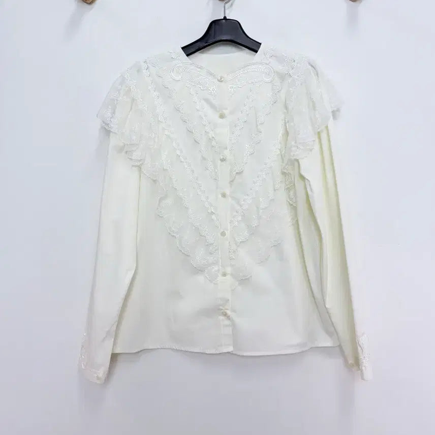 [BUNJANG] Bicini Byflow Lace Blouse / 바이씨니 바이플로우 레이스 블라우스