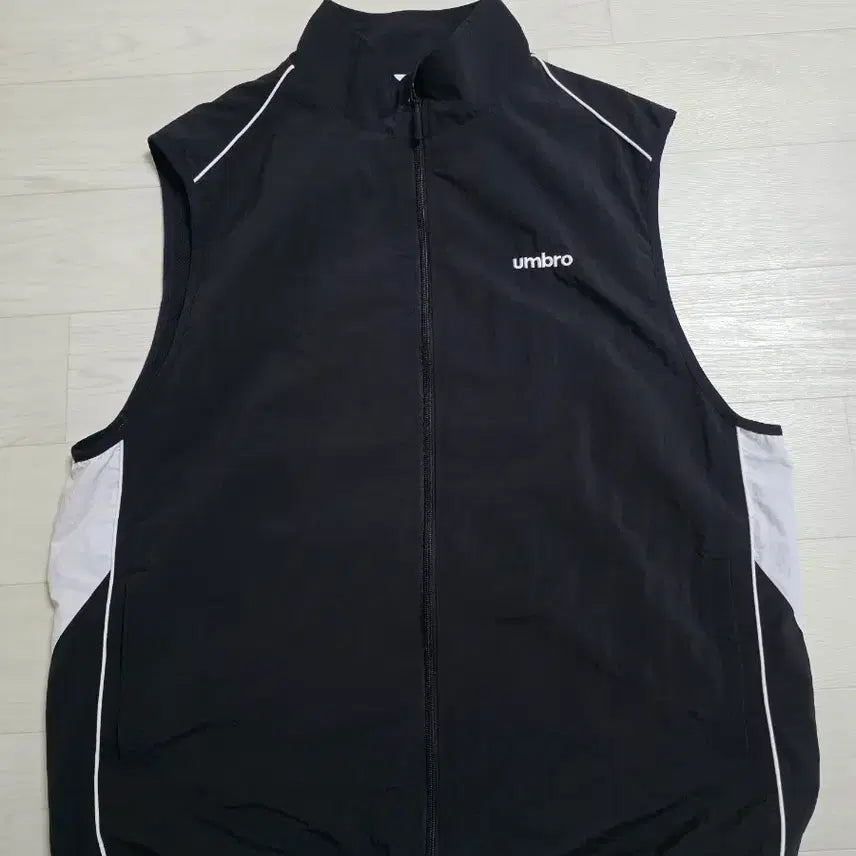 [BUNJANG] Wego x Umbro Men's Vest Black L (105-110) / 위고 엄브로 남성 조끼 베스트 블랙 L(105~110)