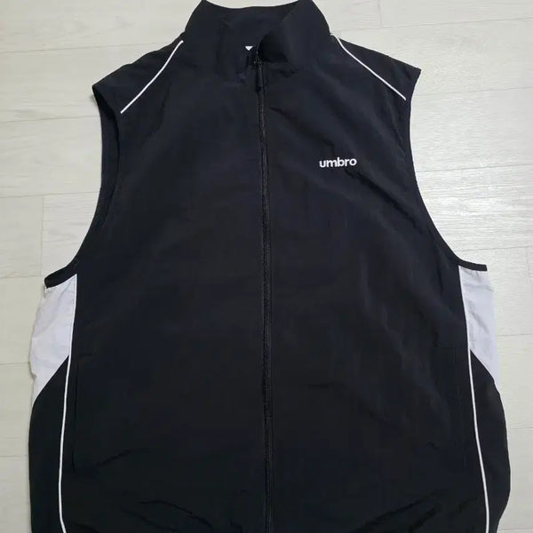 [BUNJANG] Wego x Umbro Men's Vest Black L (105-110) / 위고 엄브로 남성 조끼 베스트 블랙 L(105~110)