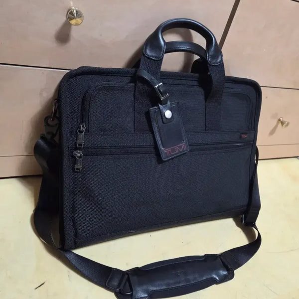 [BUNJANG] Tumi Alpha Compact Large Screen Laptop Briefcase / 투미 정품 알파 컴팩트 라지 스크린 랩탑 브리프케이스