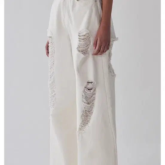 [BUNJANG] Triming Bird Scratch Damage Denim Pants White / 트리밍버드 스크래치 데미지 데님 팬츠 화이트