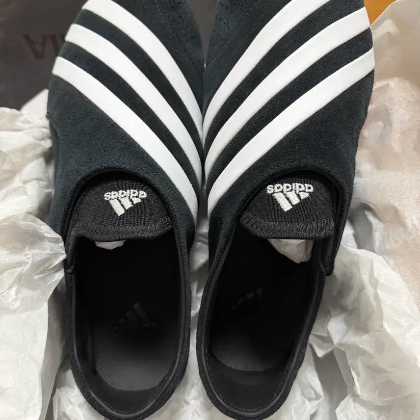 [BUNJANG] Adidas x Pharrell Mario Flat Shoes / 아디다스x퍼렐 바리오 플랫 어서 새상품