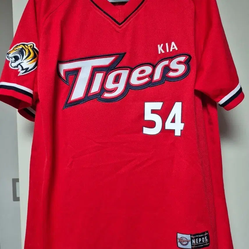 [BUNJANG] Kia Tigers Yang Hyeon-jong #54 Baseball Jersey - Size 100 / 기아타이거즈 유니폼 100사이즈 양현종 마킹 판매합니다