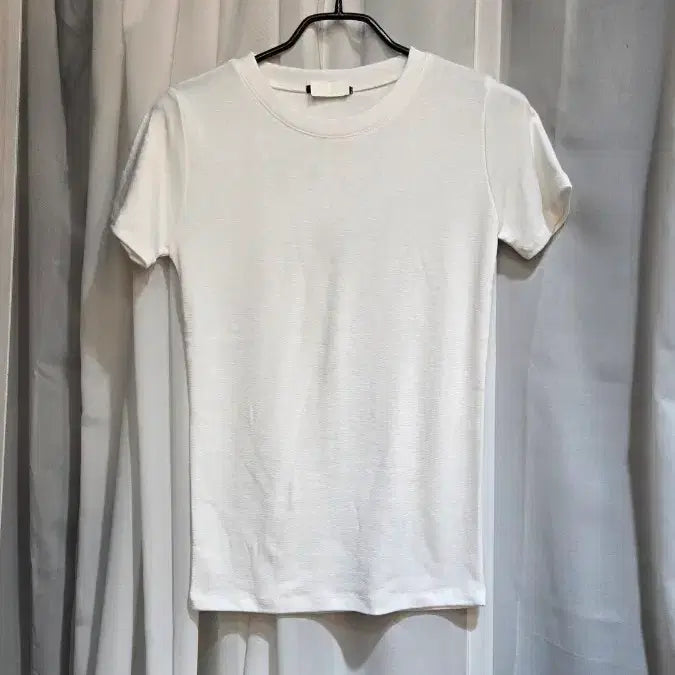 [BUNJANG] White Round Neck Short Sleeve T-Shirt / 화이트 라운드 반팔