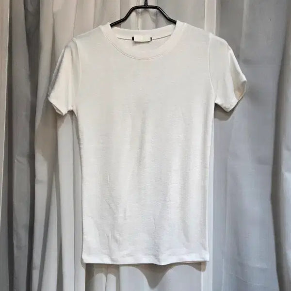 [BUNJANG] White Round Neck Short Sleeve T-Shirt / 화이트 라운드 반팔
