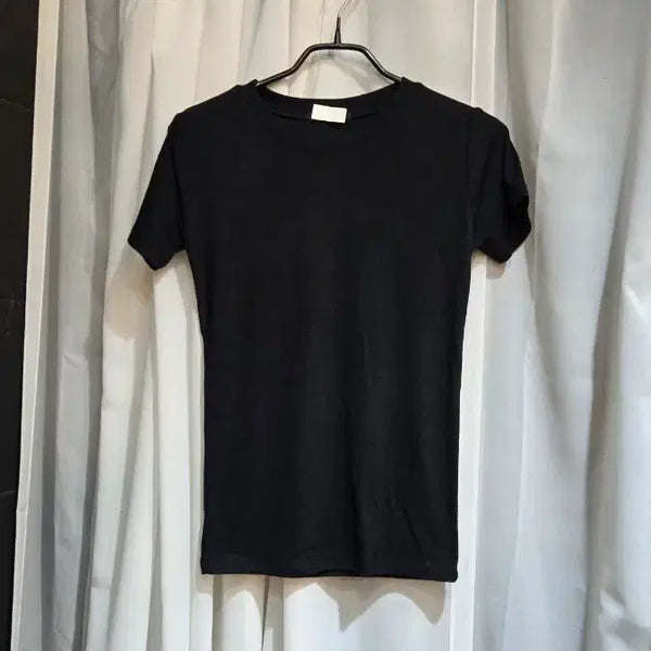 [BUNJANG] Black Round Neck Short Sleeve T-Shirt / 블랙 라운드 반팔