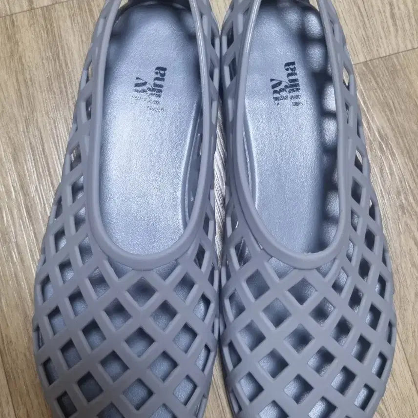 [BUNJANG] Bymina Jelly Net Flat Shoes Matte Gray / 바이미나 젤리 넷 플랫 슈즈 매트 그레이 색상 240