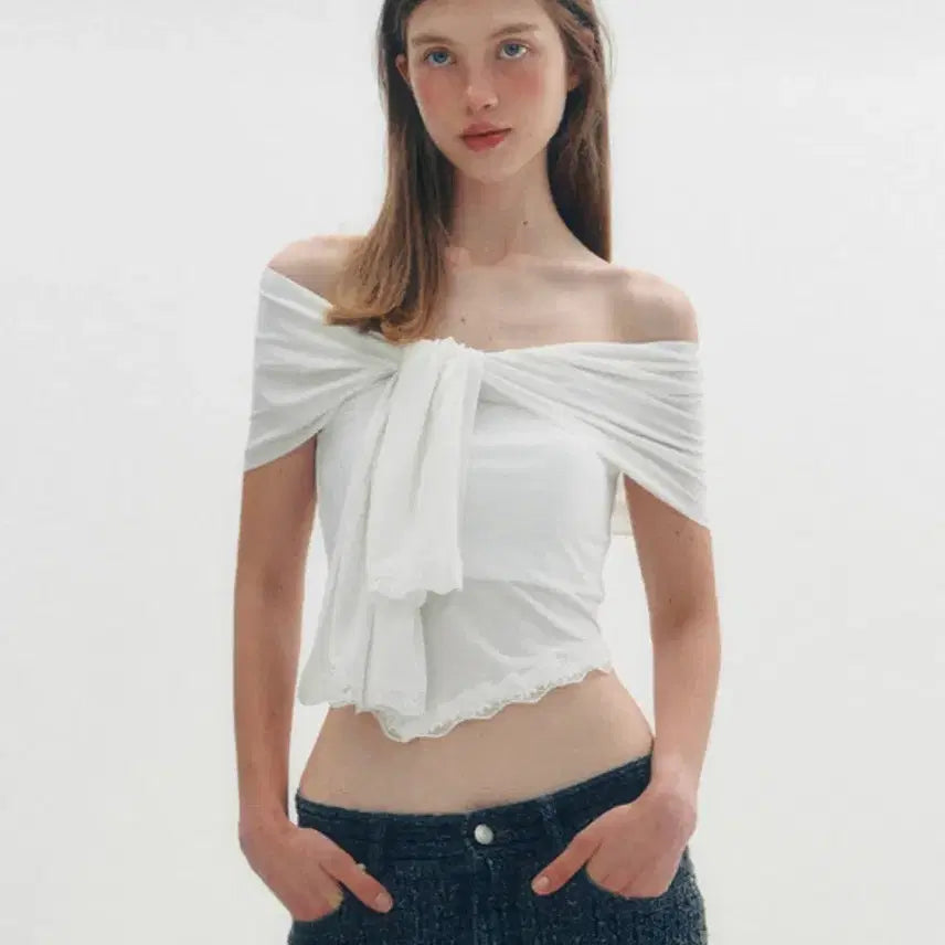 [BUNJANG] Thetis White Sleeveless Top / 더티스 흰색 상의