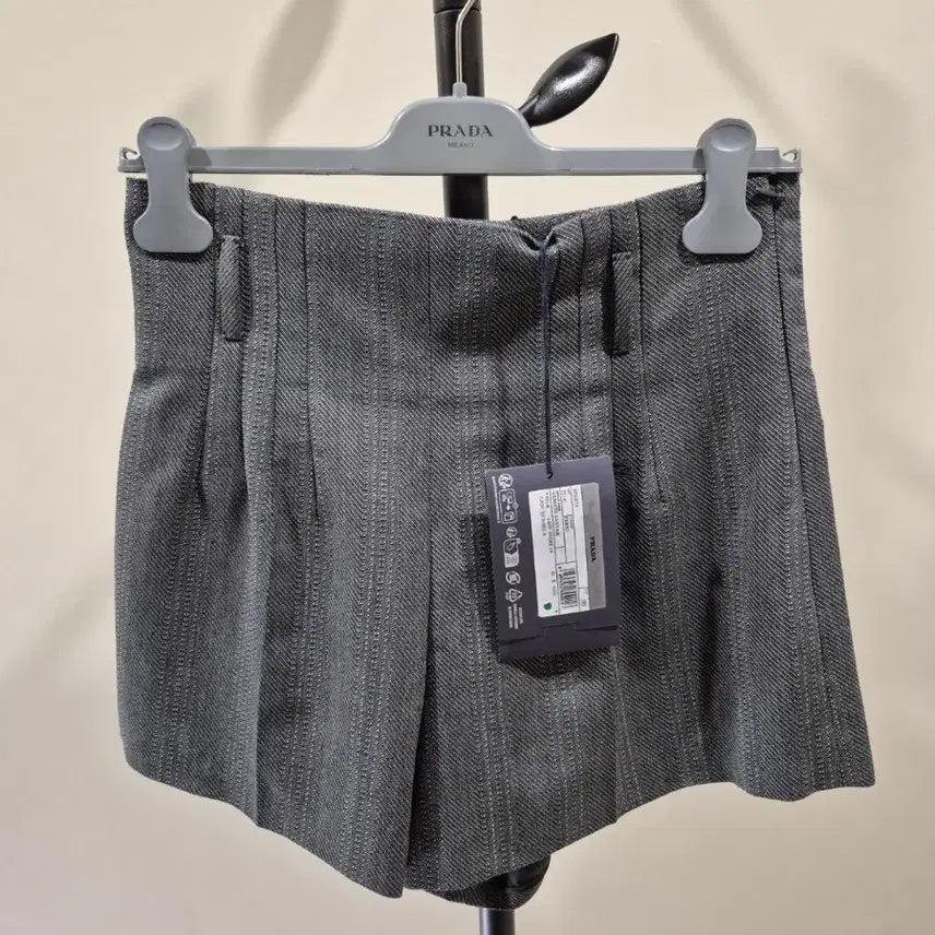 [BUNJANG] Prada Herringbone Pattern Tailored Shorts / 프라다 정품 숏팬츠 P214I 새상품 38s사이즈 팝니다