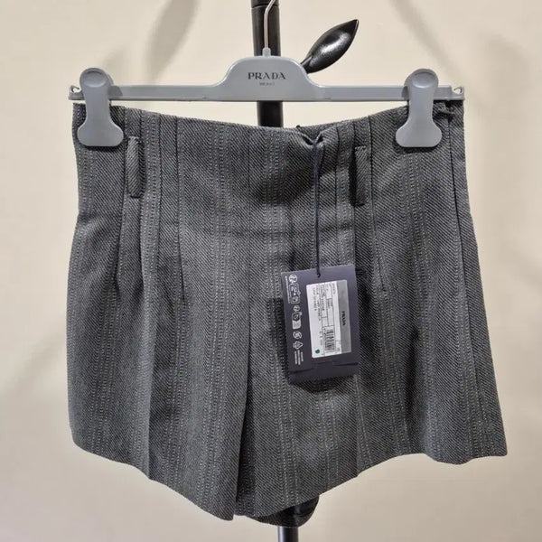 [BUNJANG] Prada Herringbone Pattern Tailored Shorts / 프라다 정품 숏팬츠 P214I 새상품 38s사이즈 팝니다
