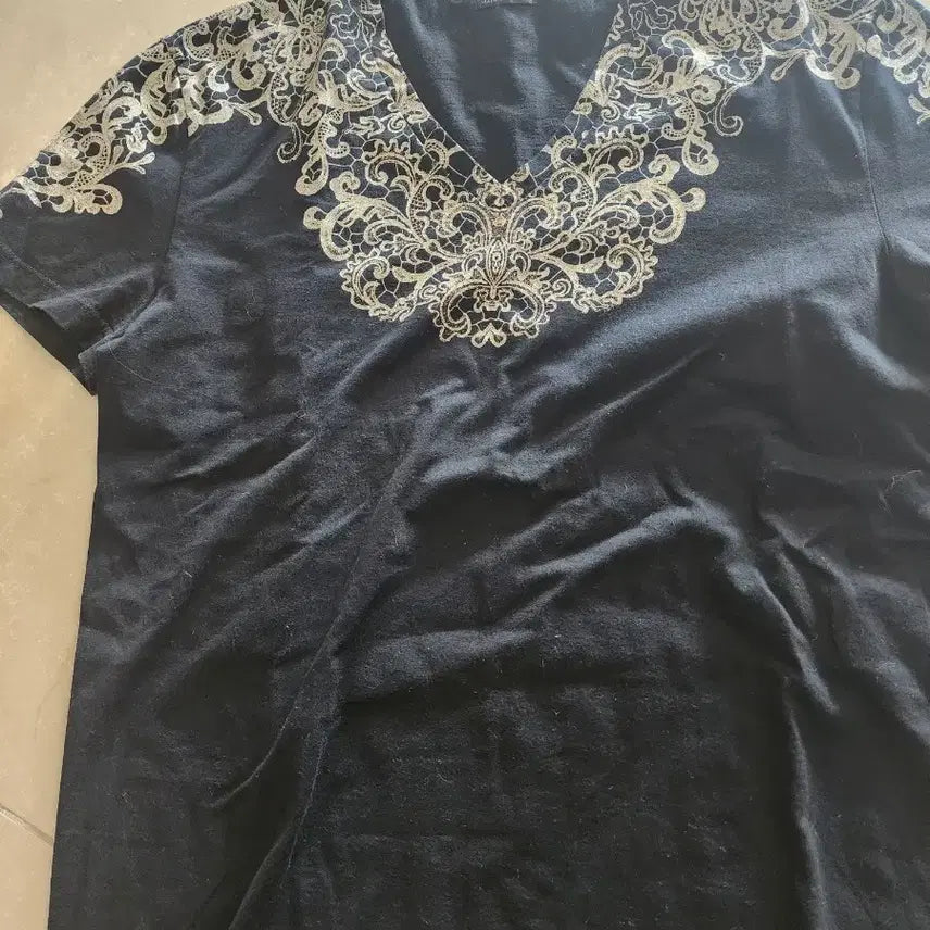 [BUNJANG] Alexander McQueen V-Neck T-Shirt Black / 알렉산더 맥퀸 반팔티 블랙 V넥