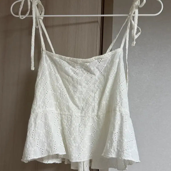 [BUNJANG] Lace Ribbon Cami Blouse / 레이스 리본 끈나시 블라우스