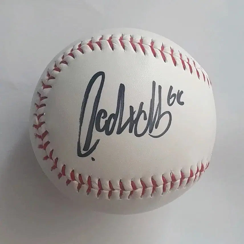 [BUNJANG] LG Twins Pitcher Lachlan Wells Autographed Baseball / LG트원스 용병투수 라클란 웰스 싸인볼 친필 야구공 싸인