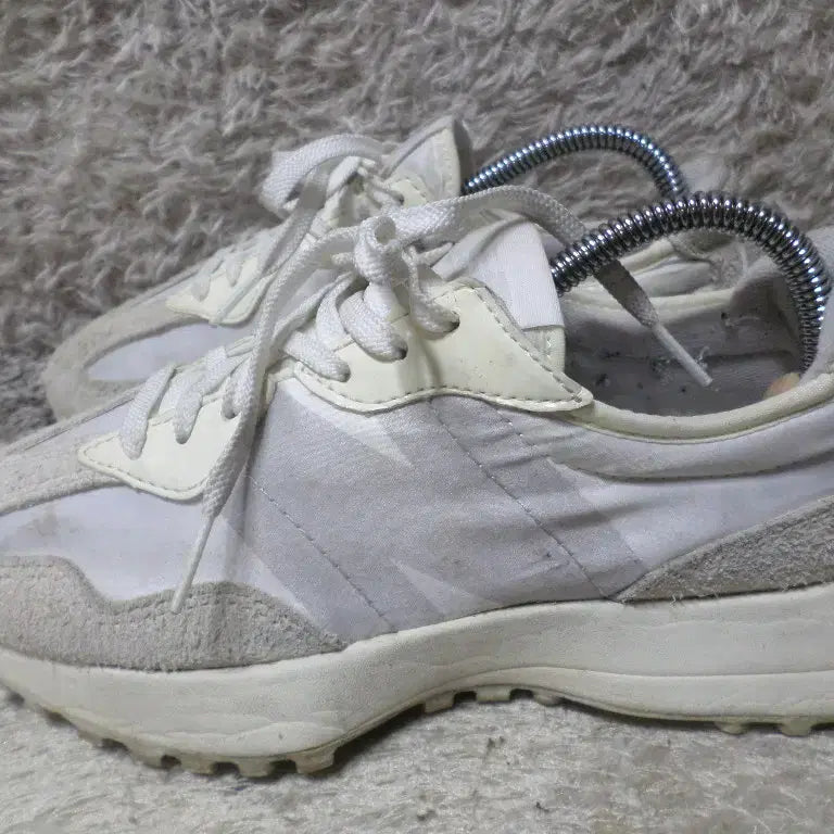 [BUNJANG] New Balance 327 Moonbeam White Sneakers / 후루룩구제2 230 뉴발란스 327 문빔 화이트 운동화 260707