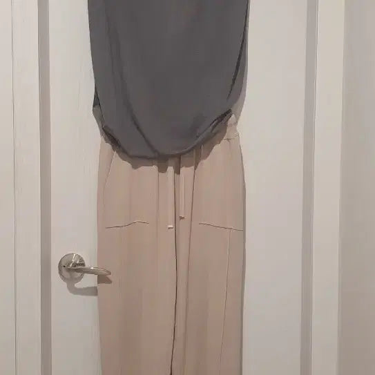 [BUNJANG] G Studio Grey Knit Top and J-Wani Beige Pants Set / g스튜디오 그레이 니트 탑과 j와니베이지 팬츠 세트