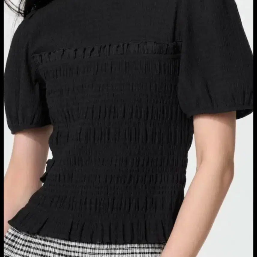 [BUNJANG] Uniqlo Cecilia Bohnen Shirring Volume Sleeve Blouse / 유니클로 세실리에반센 셔링 볼륨슬리브 새상품