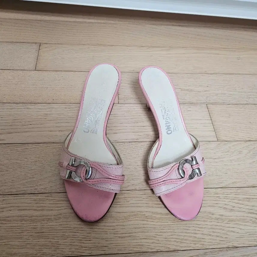 [BUNJANG] Salvatore Ferragamo Pink Mule Sandals (225) / 페라가모 핑크 뮬 샌들225
