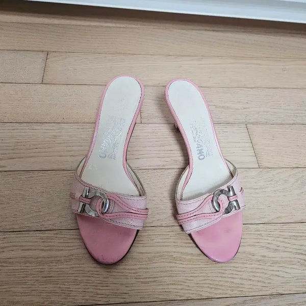 [BUNJANG] Salvatore Ferragamo Pink Mule Sandals (225) / 페라가모 핑크 뮬 샌들225