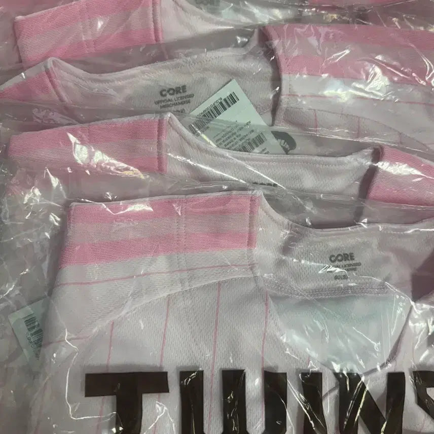 [BUNJANG] LG Twins Tanning Kitty Collaboration Uniform M / 엘지트윈스 태닝키티 콜라보 유니폼 95(M)