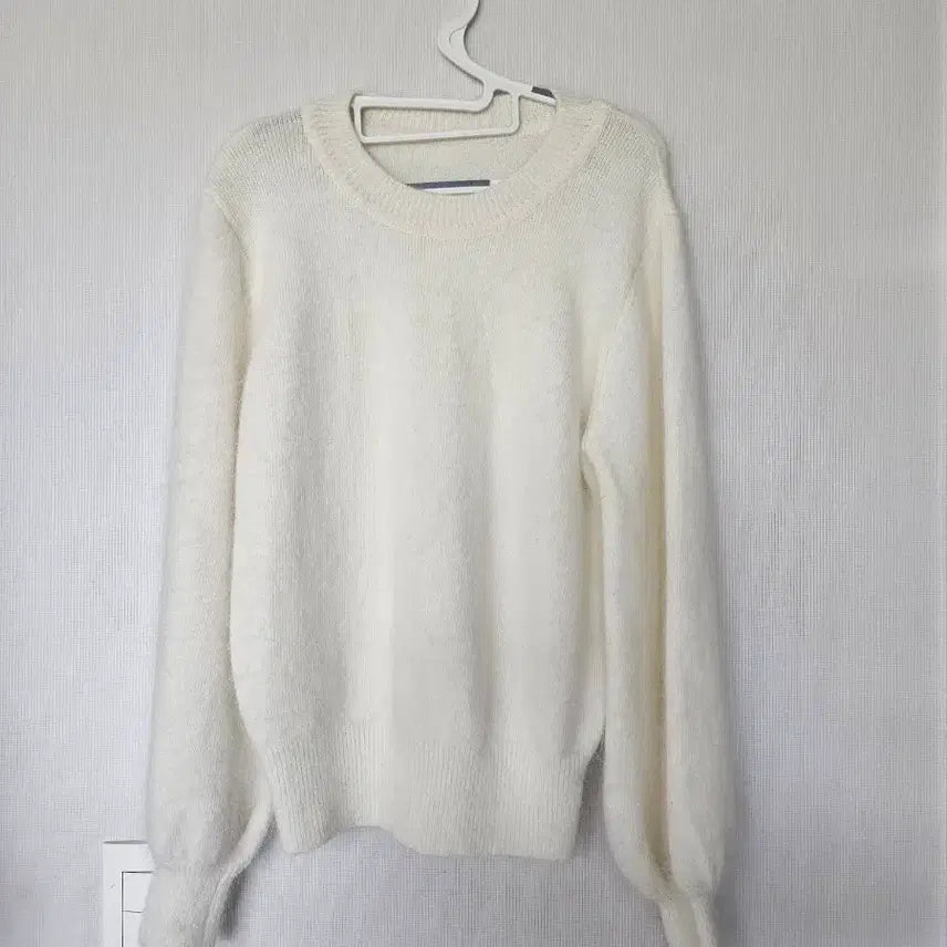 [BUNJANG] White Angora Knit Sweater / 화이트 앙고라 니트 스웨터